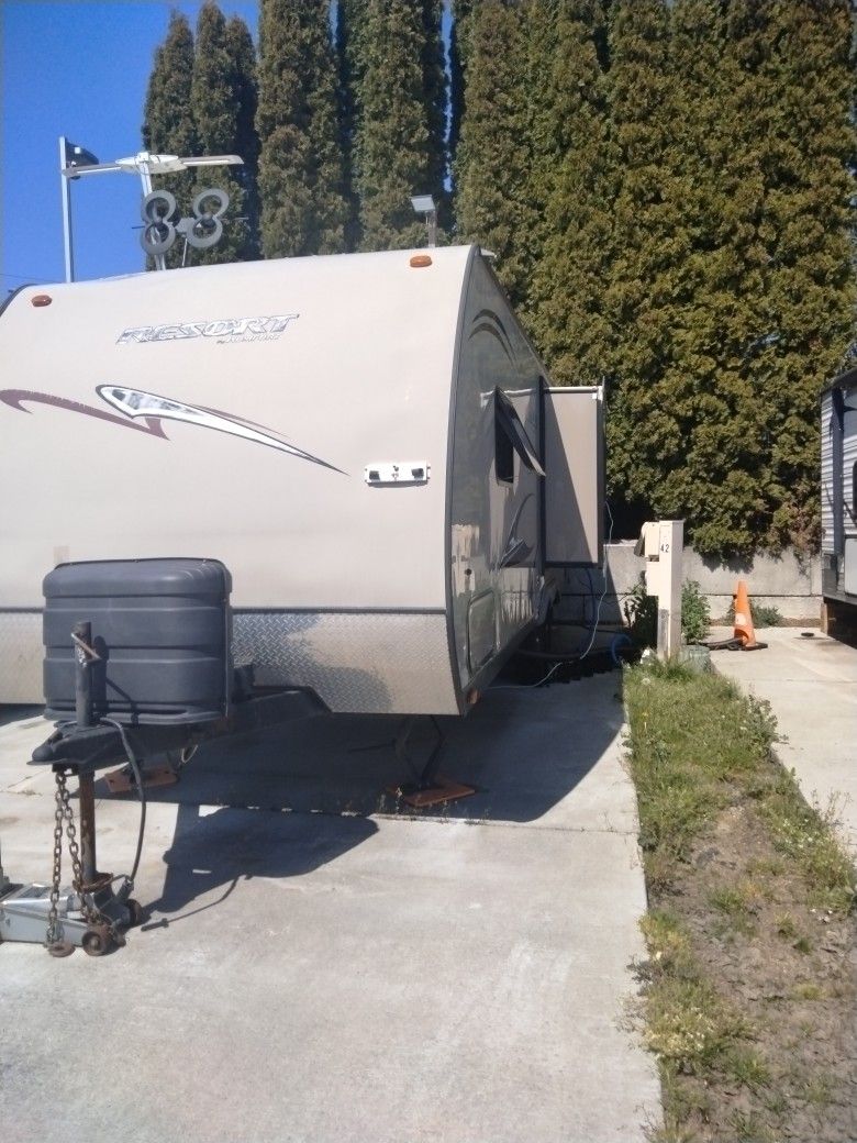 2010 KOMFORT RESORT 240