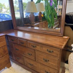 Large Wood Dresser W/ Mirror / Eight Drawers - Excellent Condition -