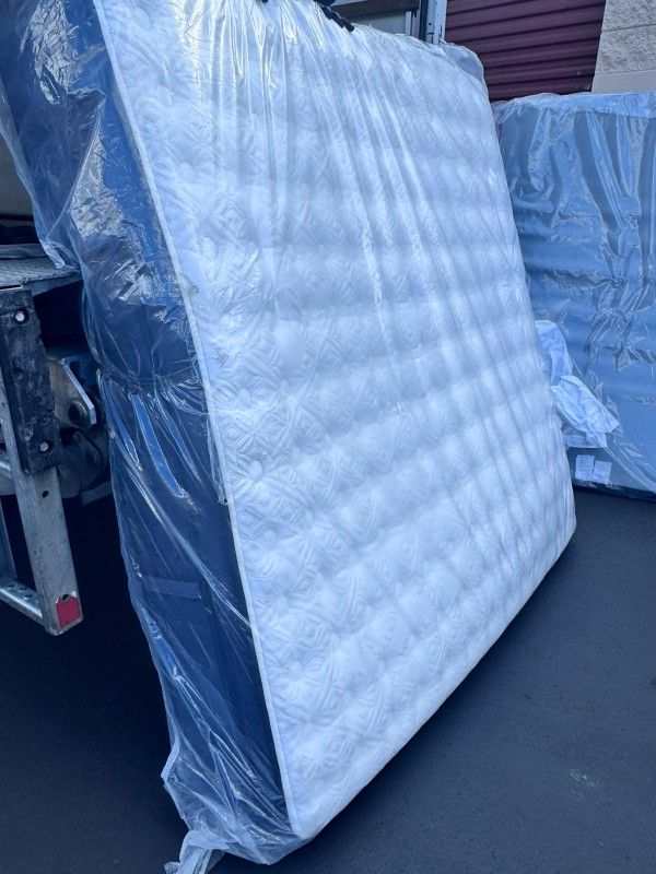 Mattress Blowout Sale! Limited Stock – Shop Now!