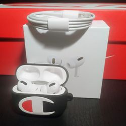 White Apple Airpod Pro