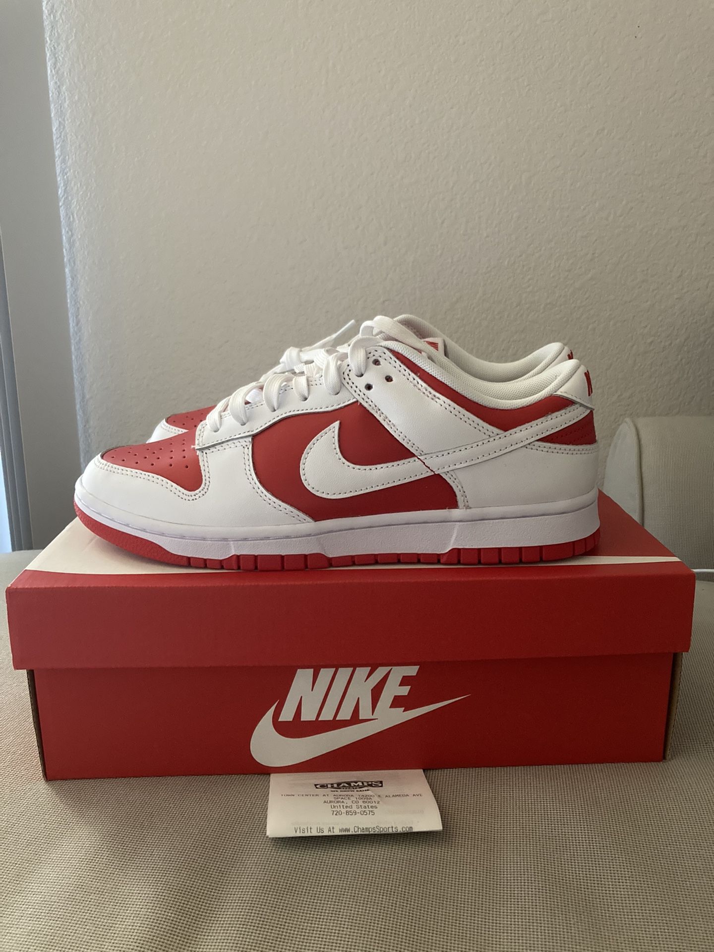 Nike Dunk Low Championship Red Size 9