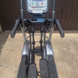 True CS400 Elliptical 