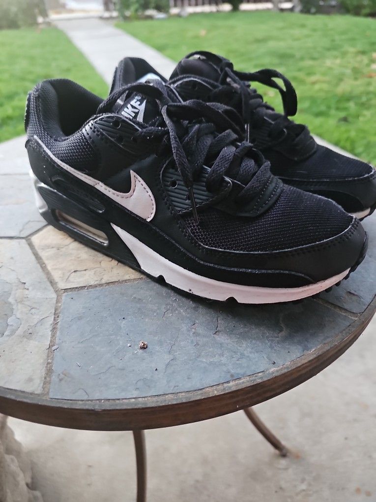 Nike Shoe For Girls Size 7 Clean