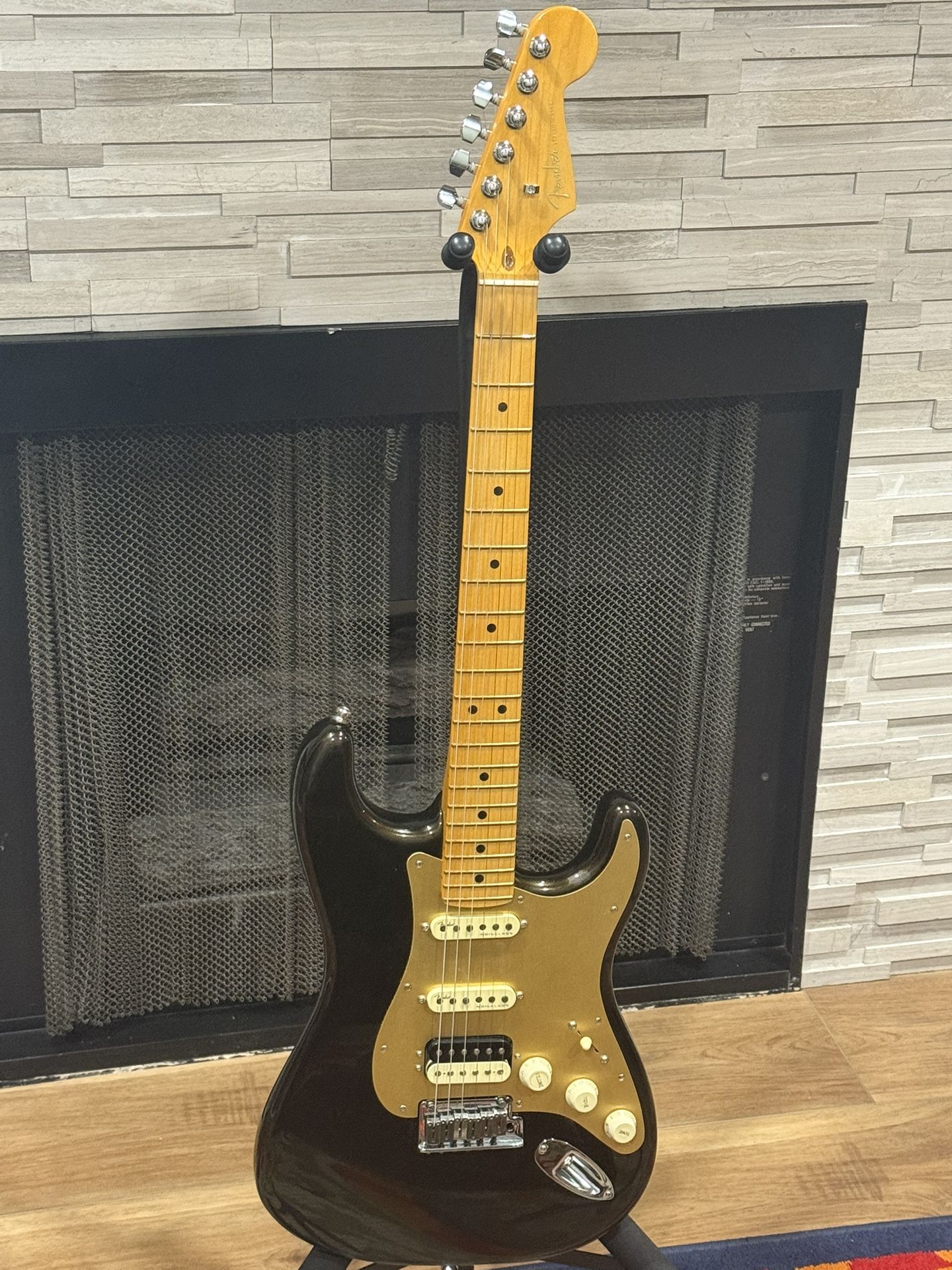 2023 Fender Ultra HSS Stratocaster *Texas Tea*