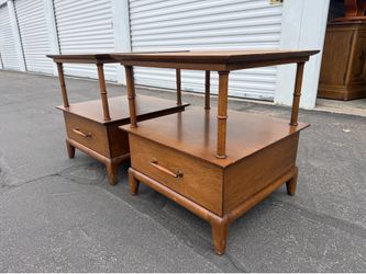 (2) Vintage Henredon Nightstands