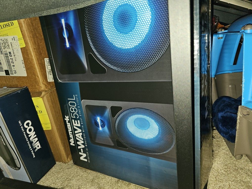 Nu Wave Led Color Changing Studio Monitors With Bass Booster