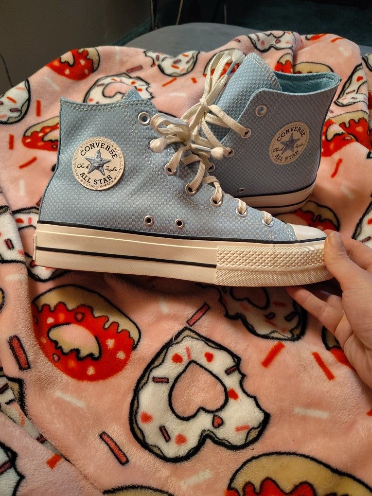 Women's Size 9.5 Converse Shoes. Brand New
