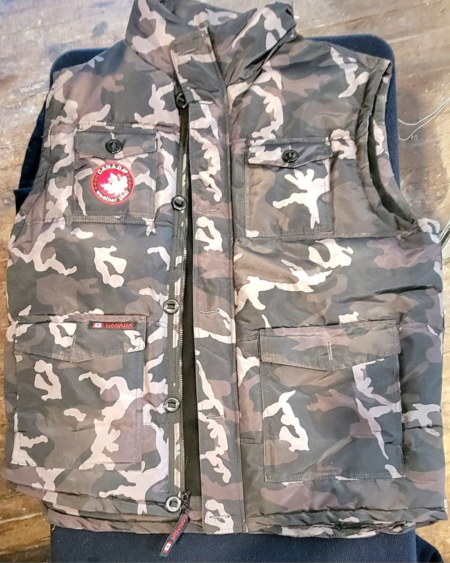 2XL Canada Weather Gear  Insulated and lined Mens Vest