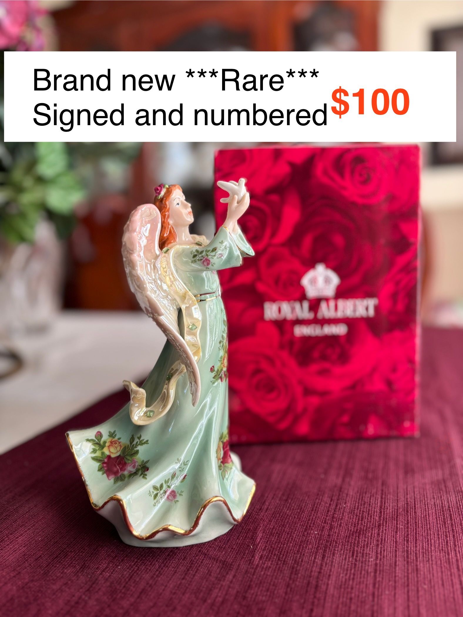 2006 RARE Musical signed and numbered Old Country Roses Emerald Rose Angel. Great Christmas gift
