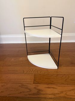 Corner countertop shelf and frames