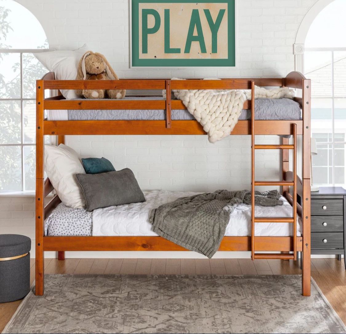 Bunkbed or side-by-side beds