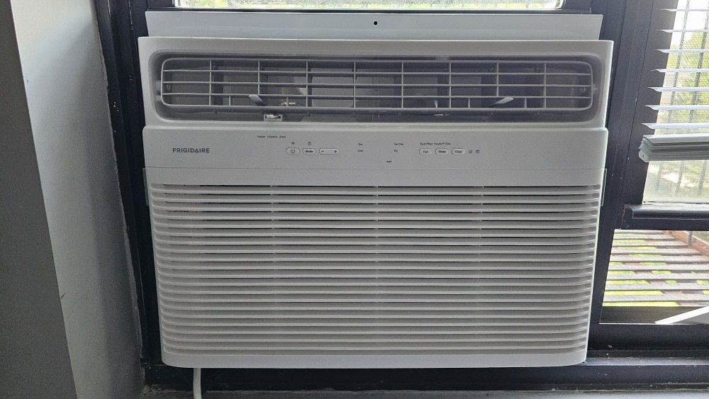 OBO - Frigidaire 18,000 BTU Smart Window/Wall Air Conditioner with 3 Fan Speeds, Sleep Mode & Remote Control White 