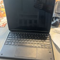 iPad Pro 5th Gen 12.9 With 2nd Gen Apple Pencil And Keyboard Case