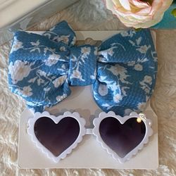 Glasses and Bow Set - New