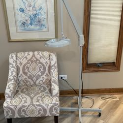 Magnifying Floor Lamp 