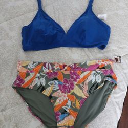 New Beautiful Bathing Suit Size 3xl.  See Photos.  Cash Pickup Only 