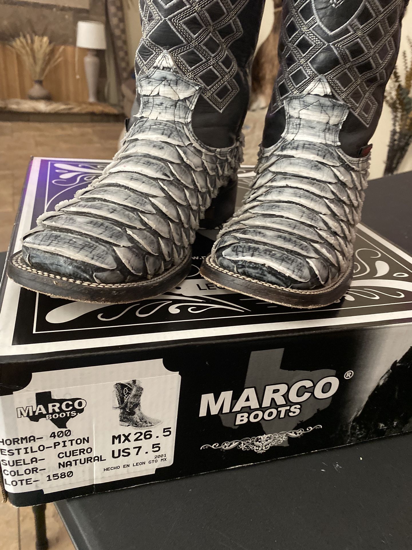 7.5 Piton Boots
