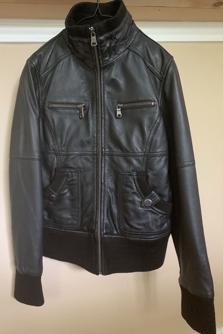 XS-MarcNewYork Andrew Marc- Women’s Black Leather Jacket 