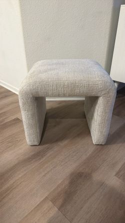 Luxury Curved Upholstered Petite Bench Ottoman
