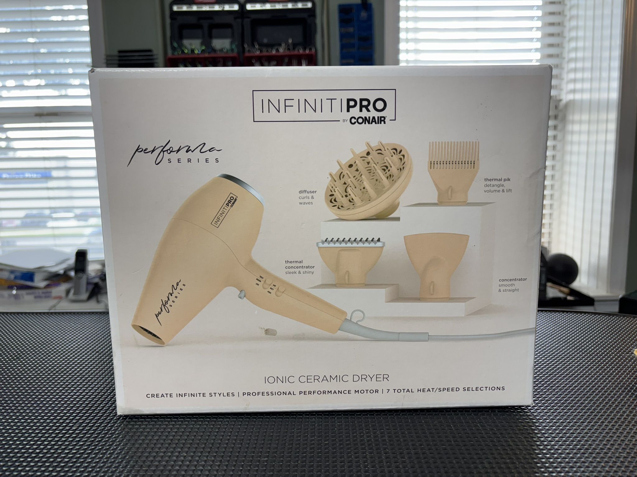 Infiniti Pro Conair Ceramic Blow dryer