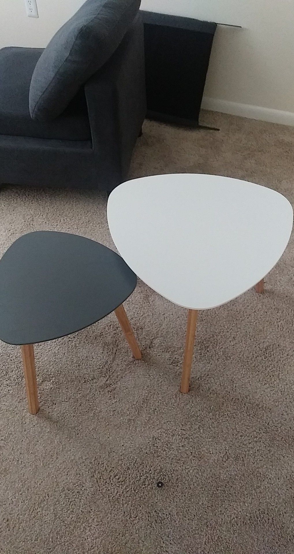 2 Tables