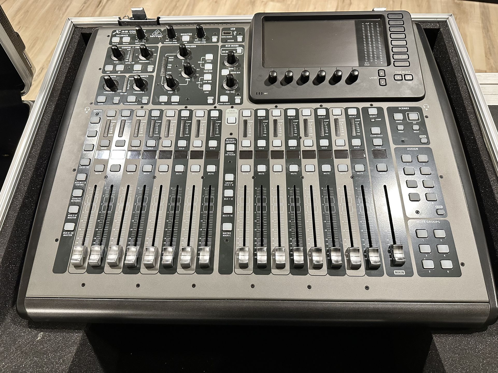 Digital Mixer X32 Compact