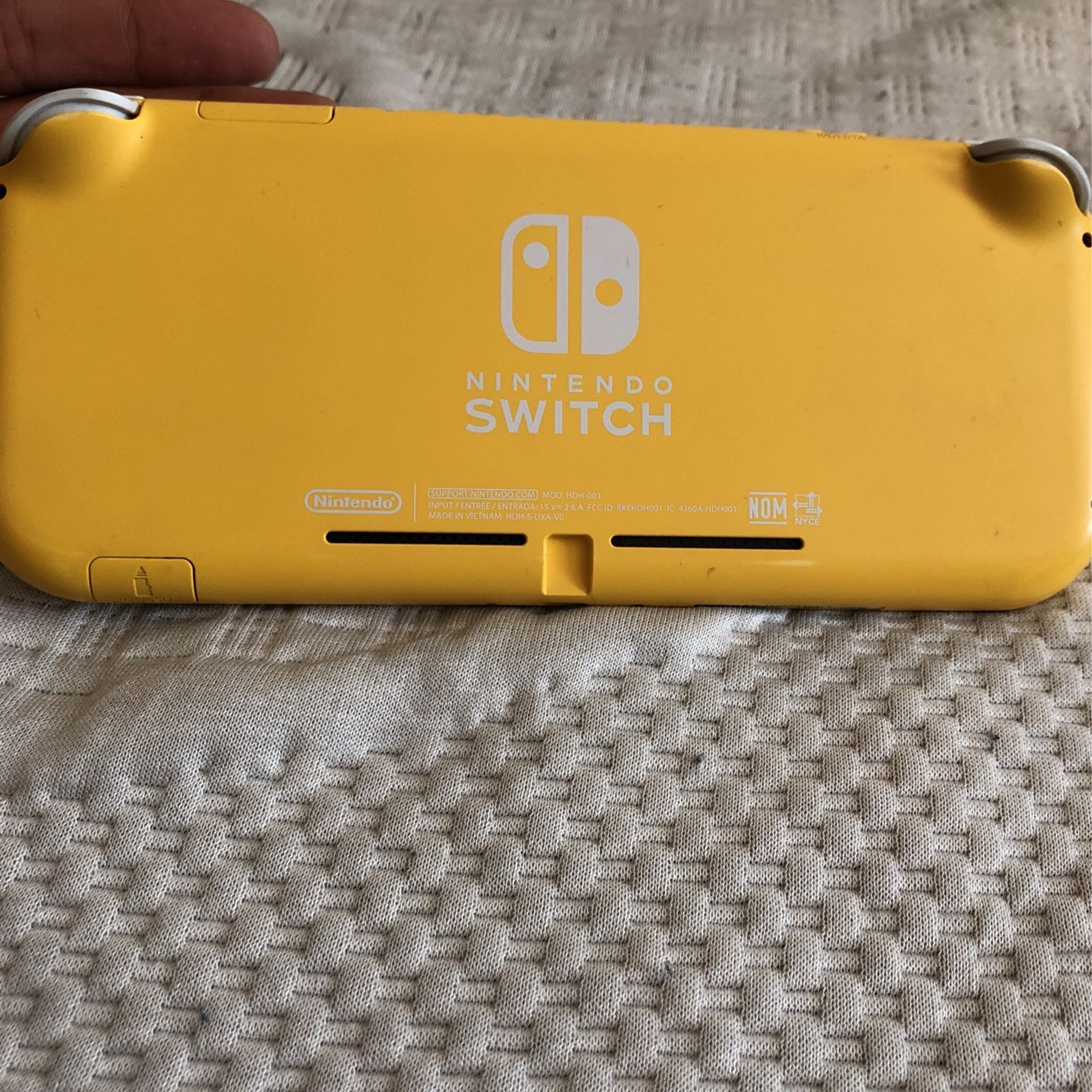 Nintendo Switch Lite For Parts Or To Fix Electronics & Media