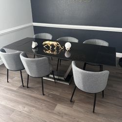 Marble extendable Dining Table - 6 Chairs 