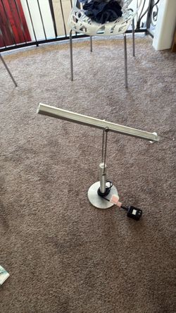 Desk lamp