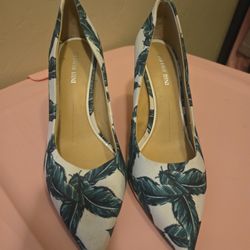 Gianni Bini Palm Print Heels – Size 8M 🌴