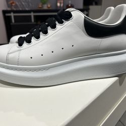 Alexander McQueen Oversized White Black