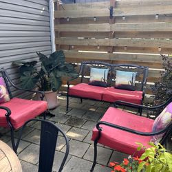 Patio Set Including Cushion