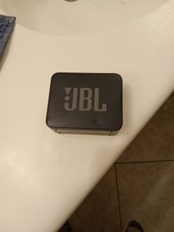 JBL essential 2 Bluetooth speaker works good