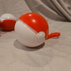 1999 Burger King Nintendo Pokemon Pokeball Ball Key Chain