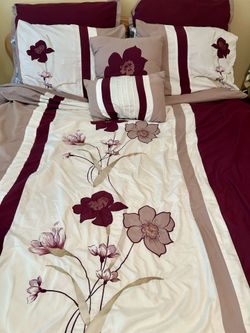 Floral Botanical Print Comforter