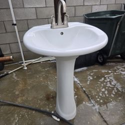 Used Sink Make Me A Offer If U WANT IT!