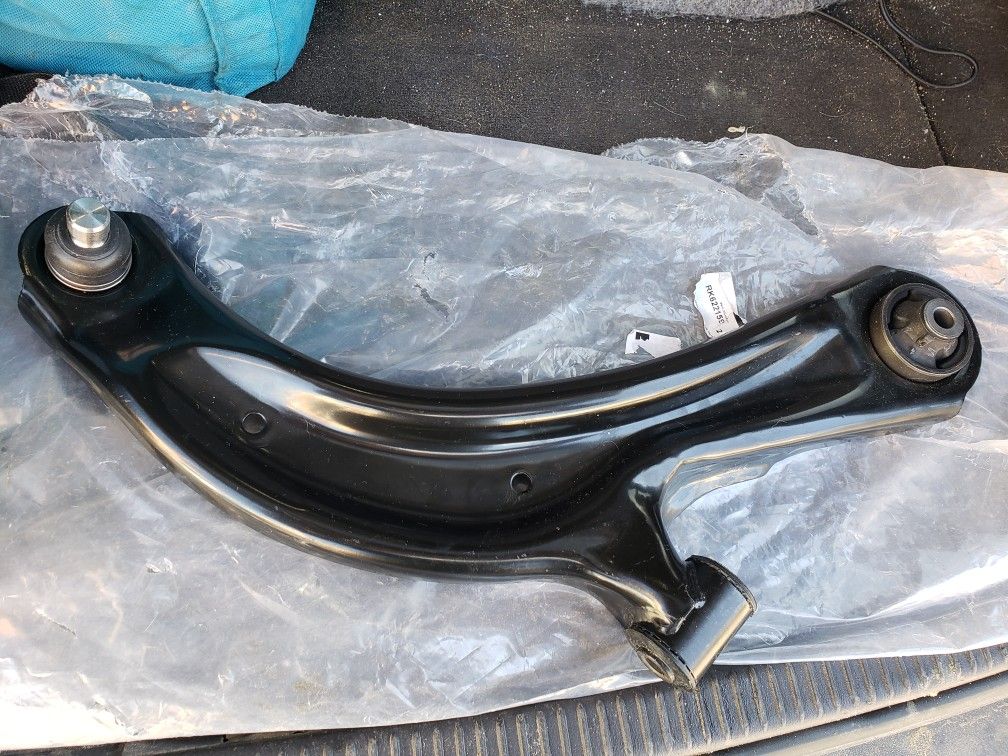Nissan Sentra 13- 17 Control Arm