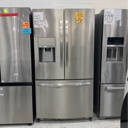 Frigidaire French Door Refrigerator With Water And Ice Dispenser 