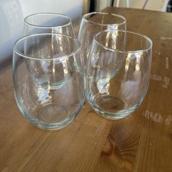 Glasses Set 5 Dlrs