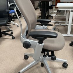 Steelcase Leap V2