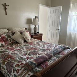 Queen Cherry wood Bedroom Set 