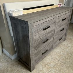 Two nightstands, dresser and mirror