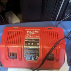 Milwaukee M18 Dual Rapid Battery Charger 