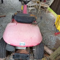 Honda Rideing Lawn Mower