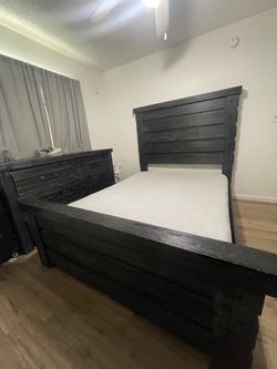 MUST GO Queen Bedroom Set