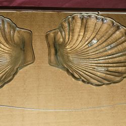 2-Vintage Clamshell Glass Dishes
