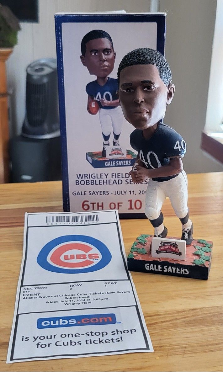 GALE SAYERS WRIGLEY FIELD BOBBLEHEAD!