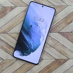 Factory Unlocked Samsung Galaxy S21 5G 128GB 