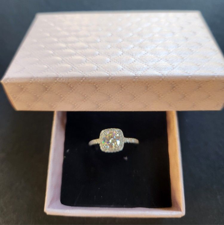 VVS1 MOISSANITE DIAMOND RING