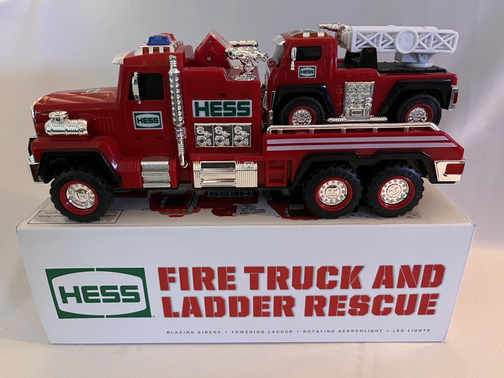 2015 Hess Fire Truck And Ladder Rescue